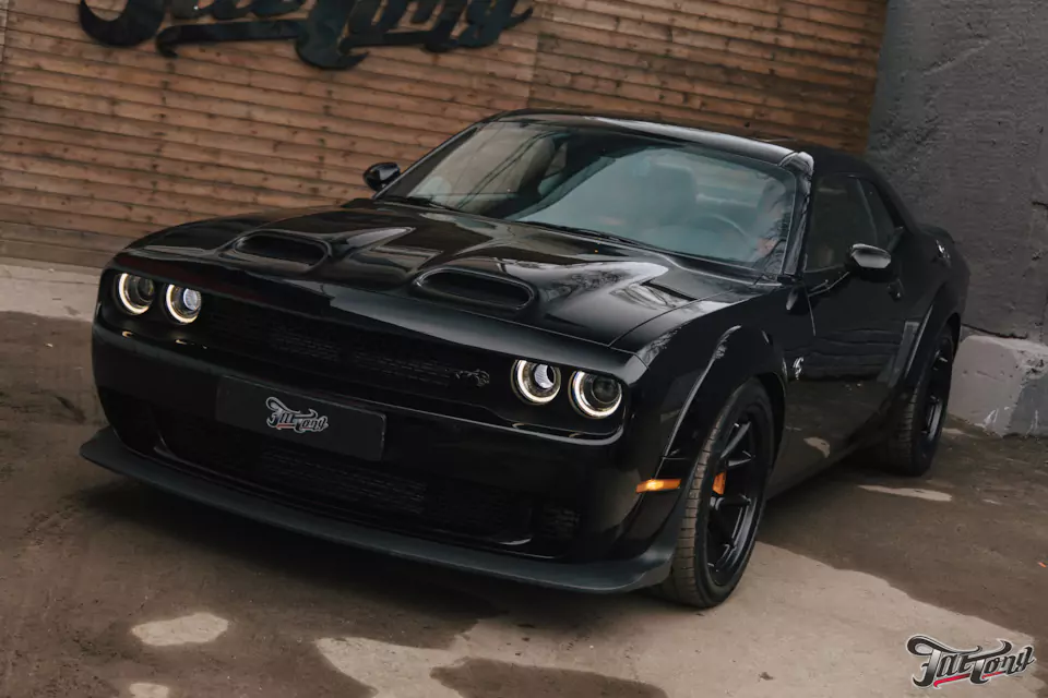Окрас и оклейка бампера, комплекс детейлинг-услуг для Dodge Challenger SRT Hellcat
